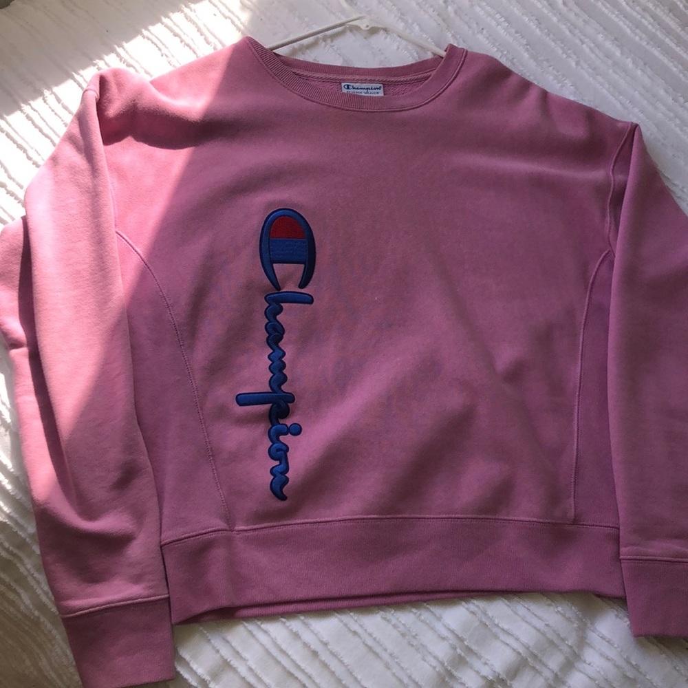 Light pink champion crew neck size medium